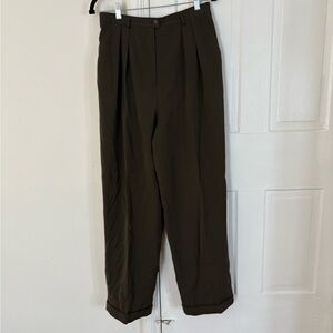 🌲 forest green trousers 🌲